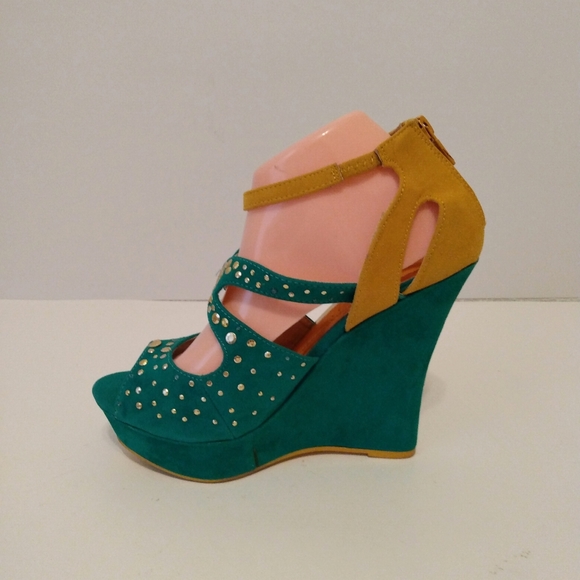 Alba Faux Suede Silver Stud Zip Ankle Strap 5 1/4" Wedge Sandal Heels sz 9 - Picture 4 of 12